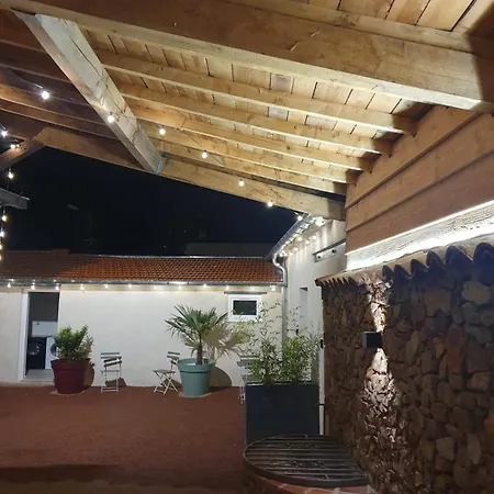 Le Riad, Sauna & Jacuzzi Riorges