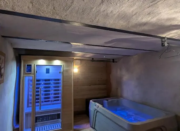 Lejlighed Le Riad, Sauna & Jacuzzi Riorges